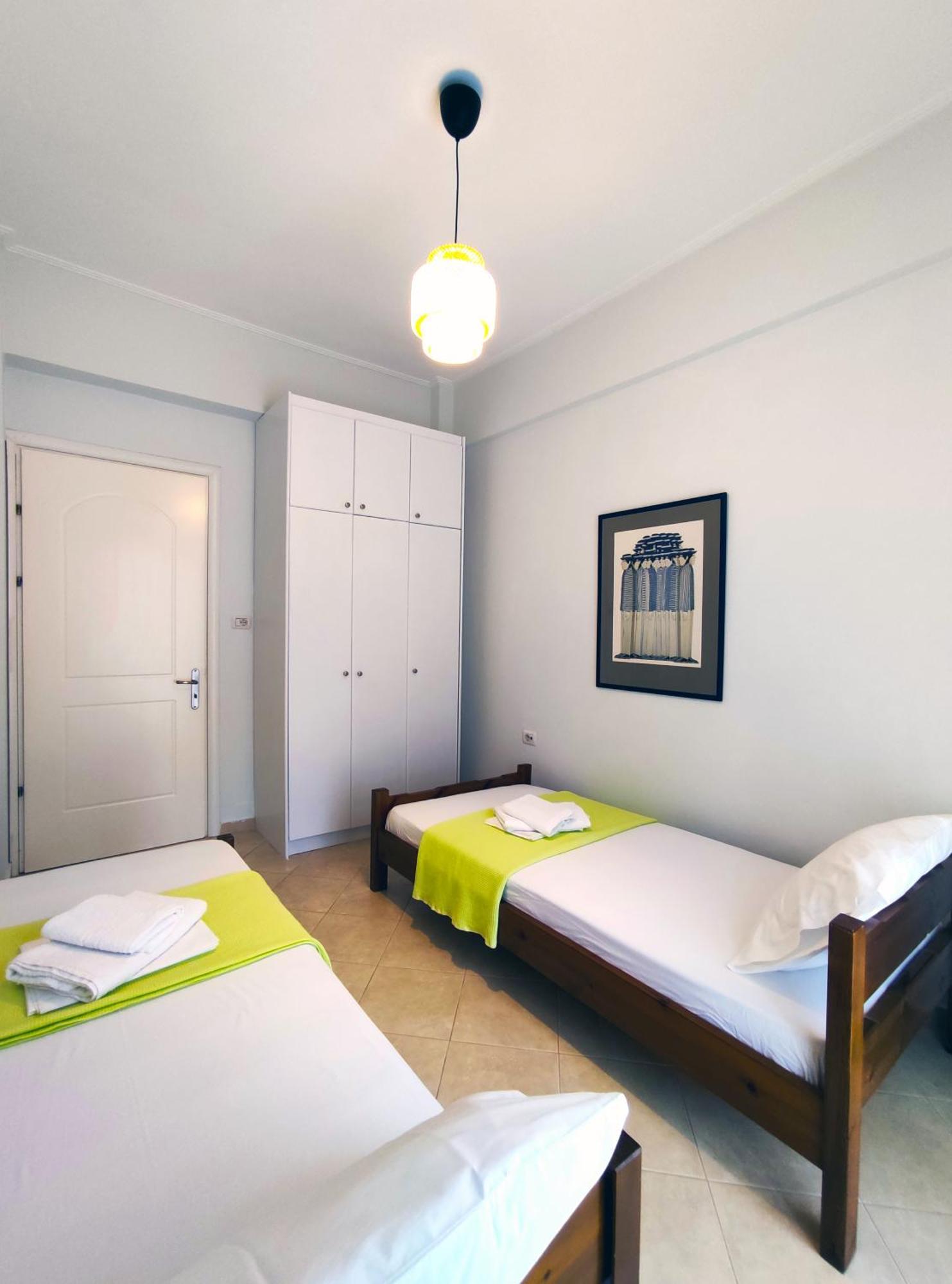 Comfy Hill Apartments Sarande Exterior photo